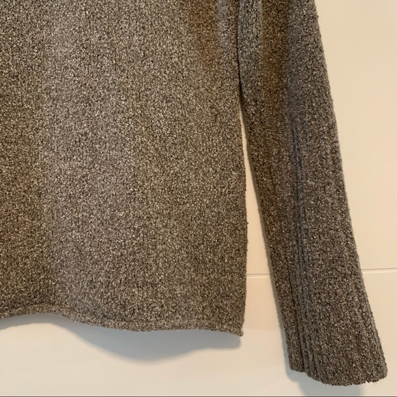 Columbia | V-Neck Sweater - Picture 12 of 15